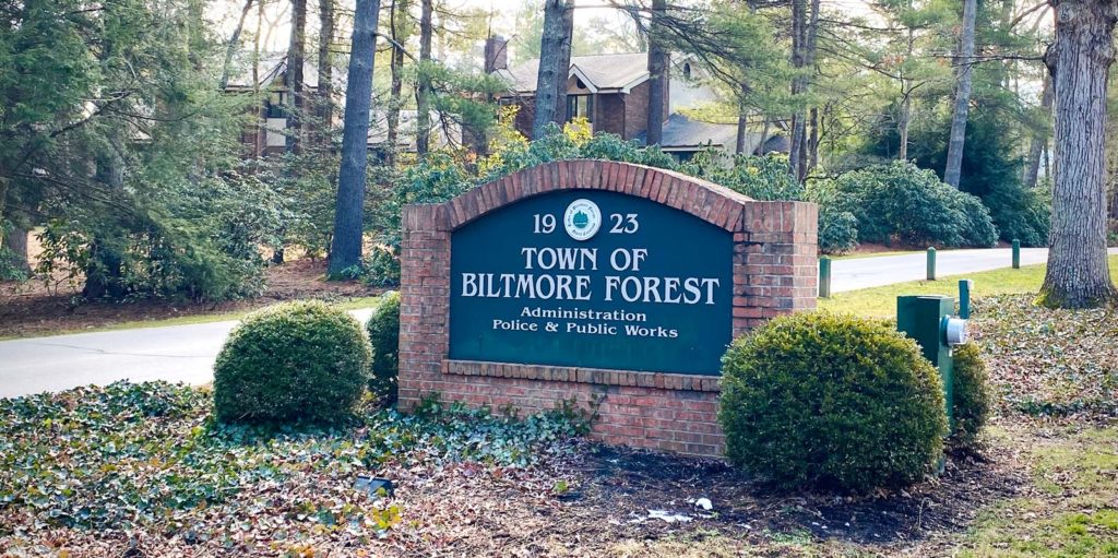 Entrance to the Town of Biltmore Forest