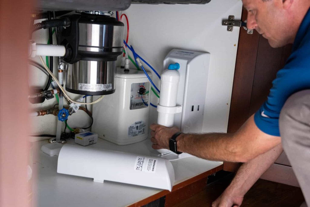 Installing under sink filtration