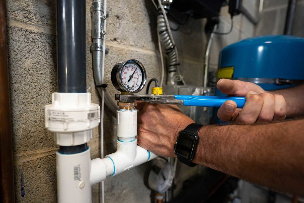 Home water pressure gauge